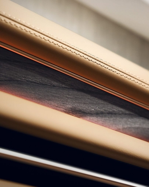 Hyundai G80, Табиғи ағашпен әрлеу